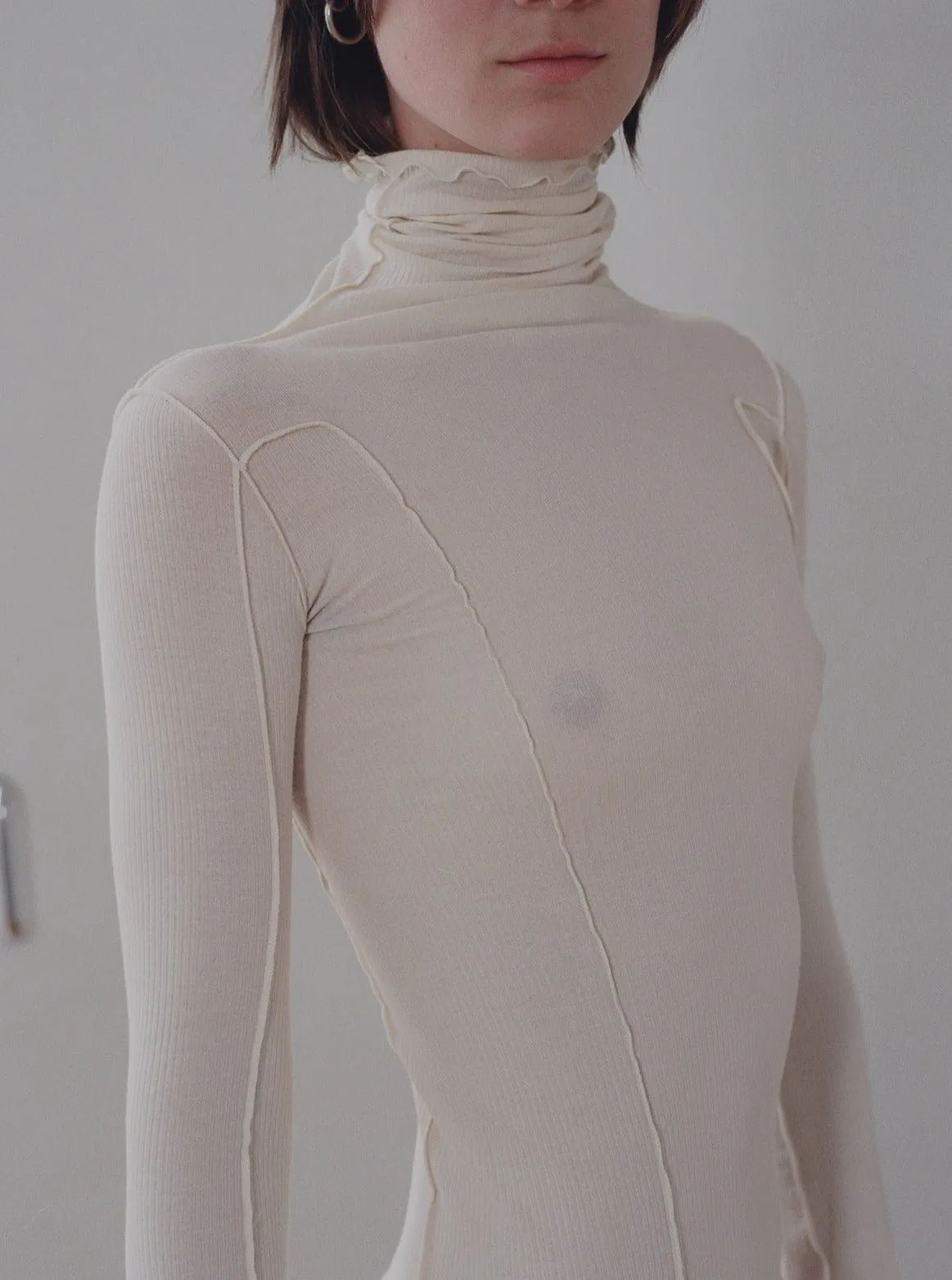 BASERANGE | OMATO TURTLE NECK | OFF-WHITE