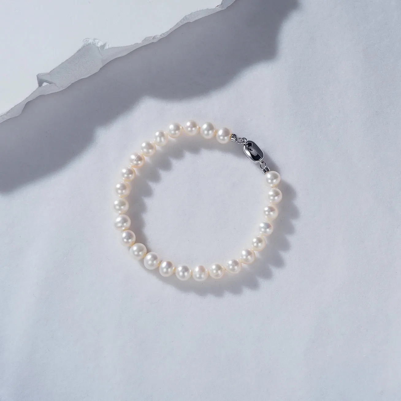 Brilliant Lustre White Freshwater Pearl Bracelet WB00184