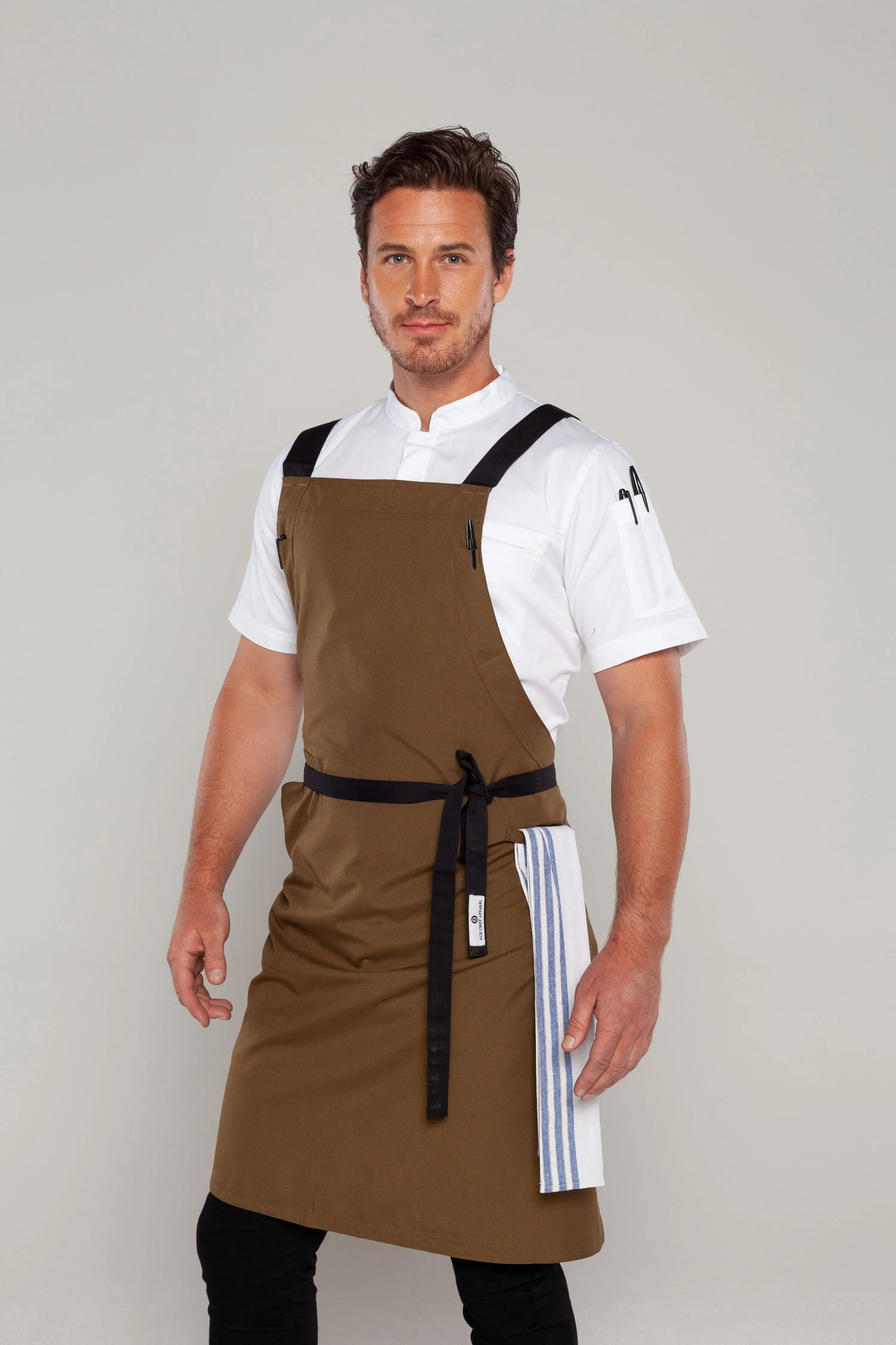 BYRON Crossover Chef apron Olive Green with black straps