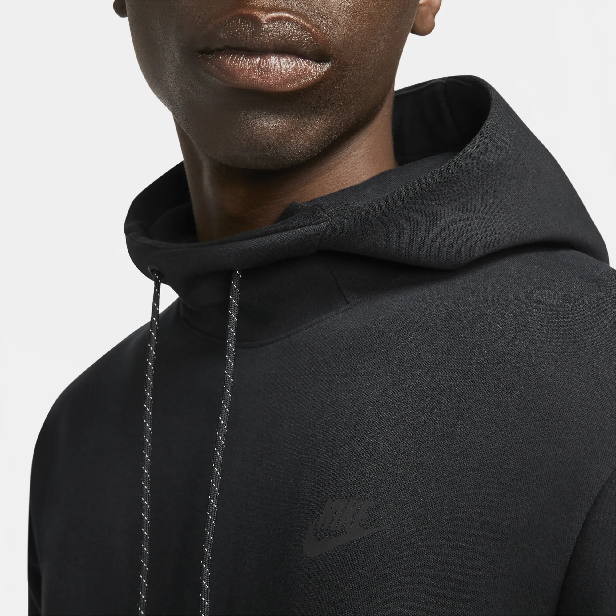 NIKE SPORTSWEAR TECH FLEECE