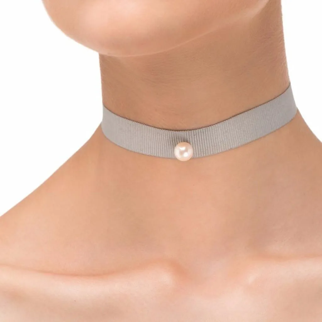 Omnia Solitaire Choker - White Pearl - Grey Ribbon