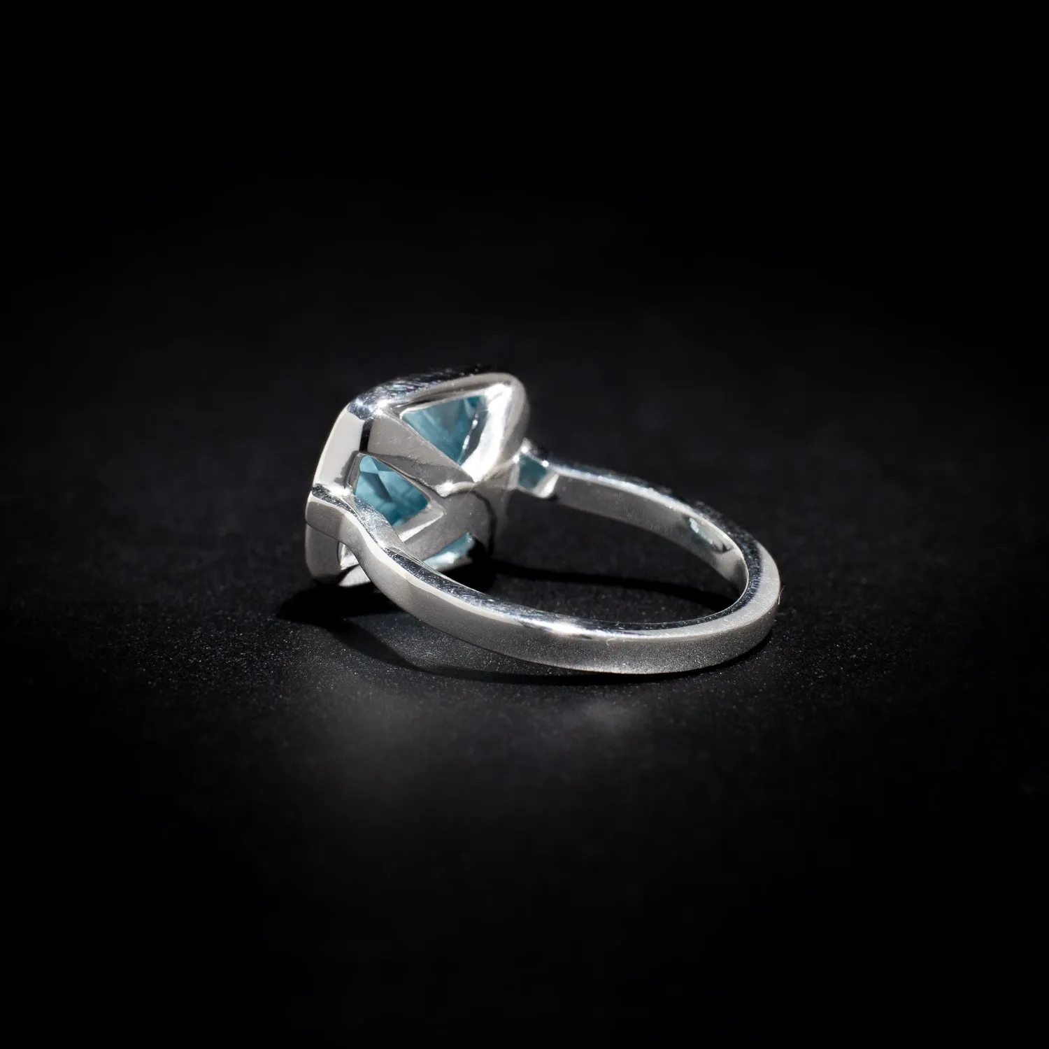 Royale Gemstone Ring