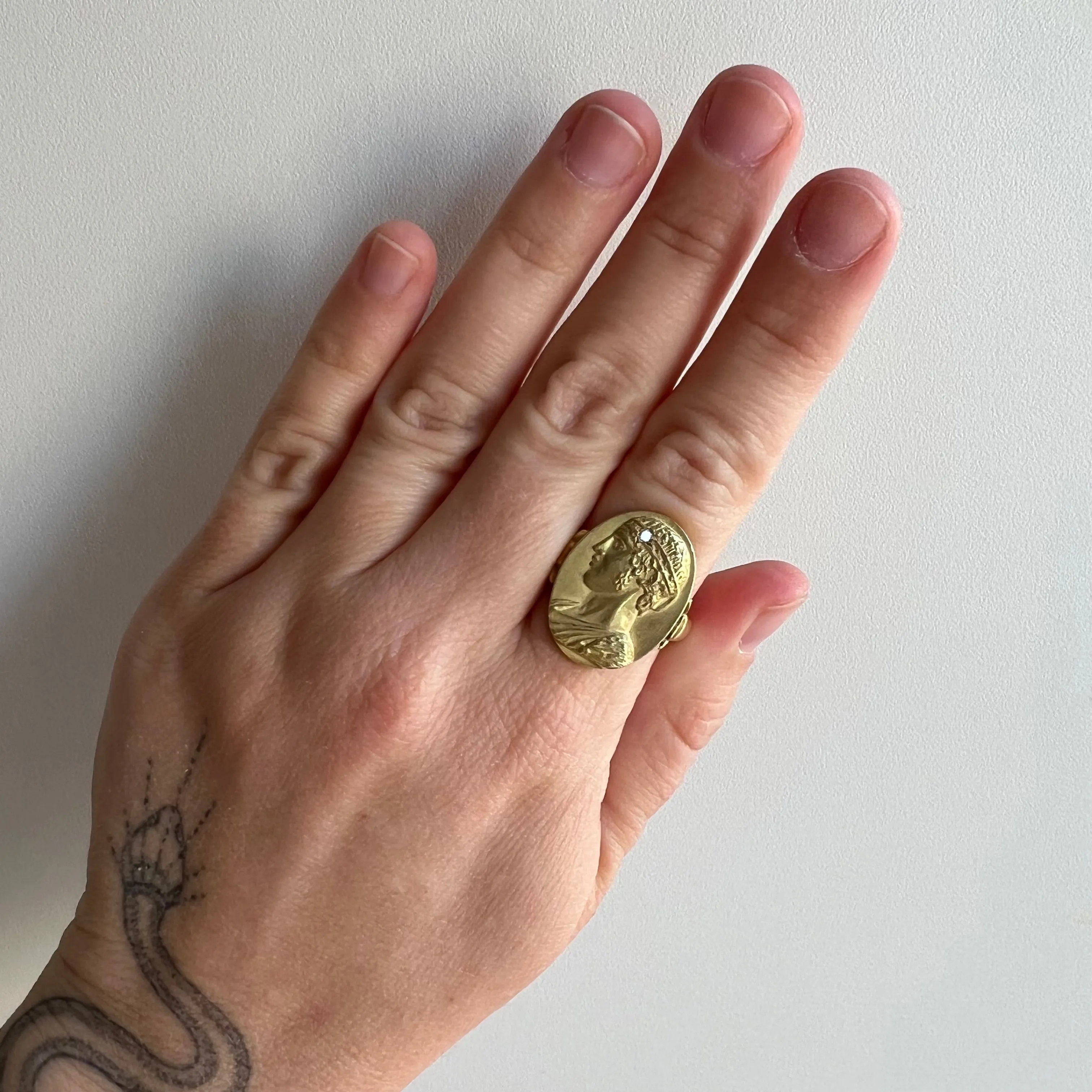 V I N T A G E // Charioteer of Delphi / 18k yellow gold and diamond portrait ring / size 8 to 8.5