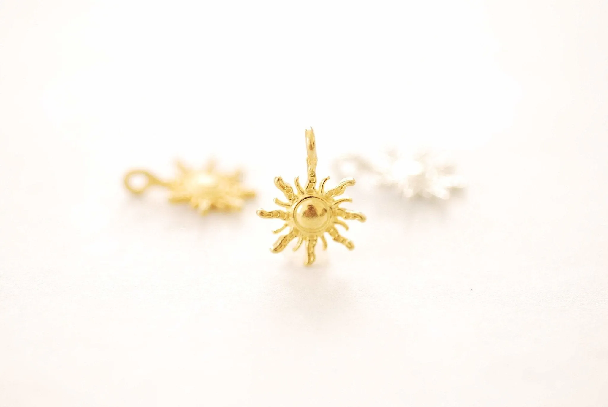 Vermeil Gold or Sterling Silver Sun charm Pendant Starburst Sun Rays Gold Sunshine Sky Celestial Polaris Wholesale Bulk Charms Jewelry J354