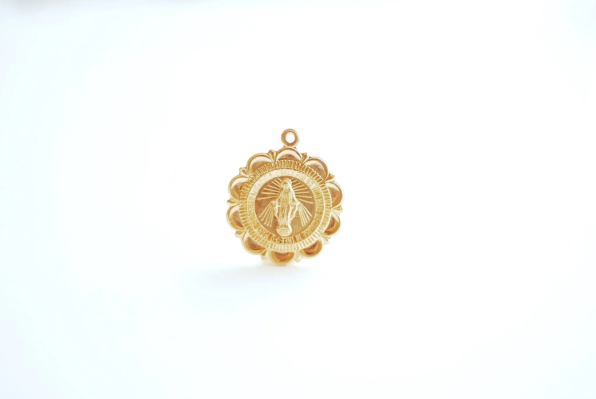 Wholesale 14k Gold Filled Virgin Mary Medallion Scalloped Edge 22mm - Religious Charm, Catholic Pendant, Saint Charm, 14KGF, Miraculous Medal