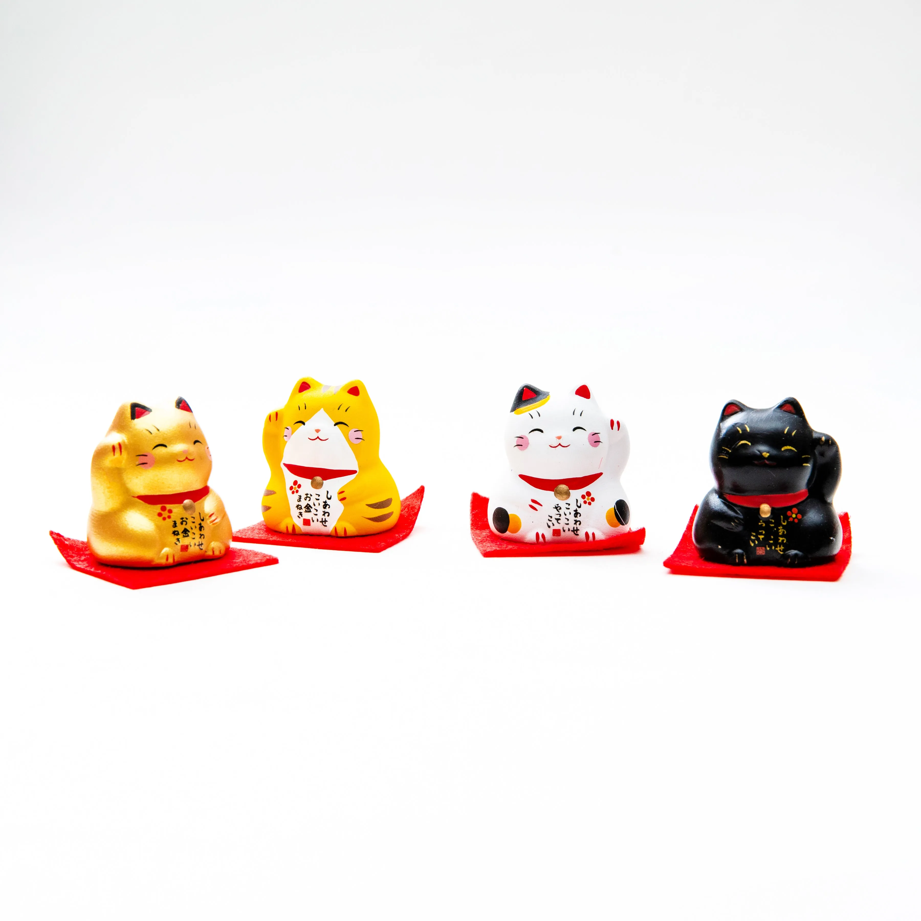 Yakushigama Ceramic Small Beckoning Cats